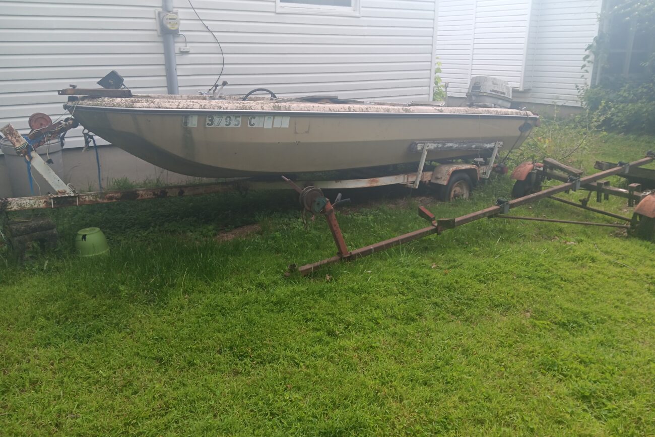 Boat Scrapyard Service near KS